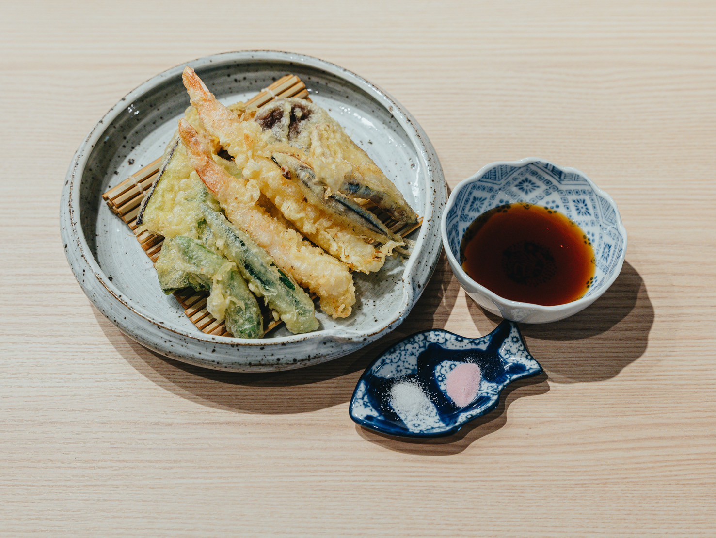 炭の力で引き出す、名物天ぷらの極み